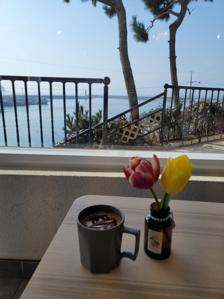 혼자만의 시간 여행하기 좋은 예쁜 카페