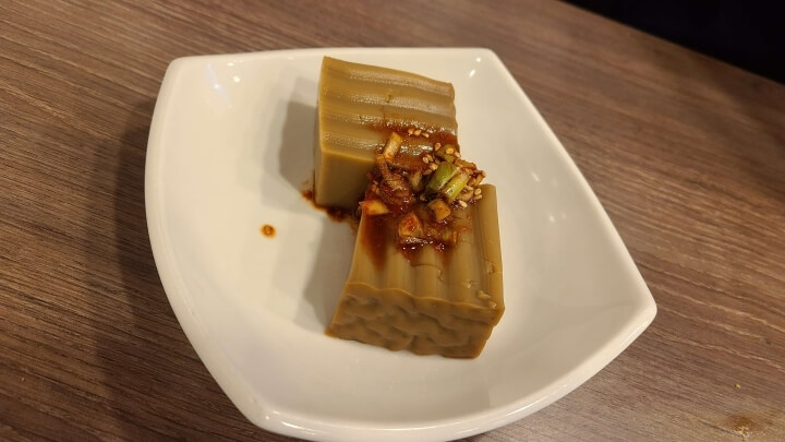 동해해물탕-묵-반찬