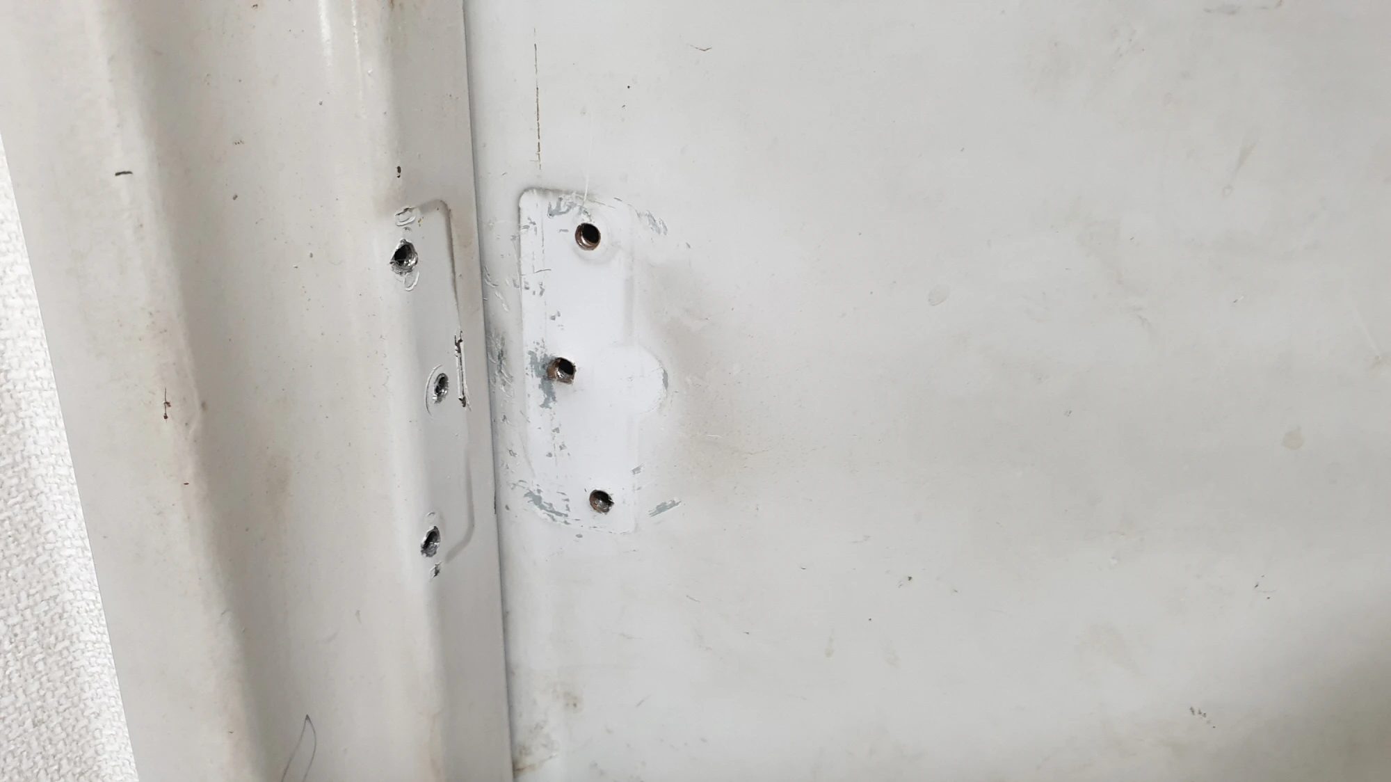 안전고리 뗀 흔적