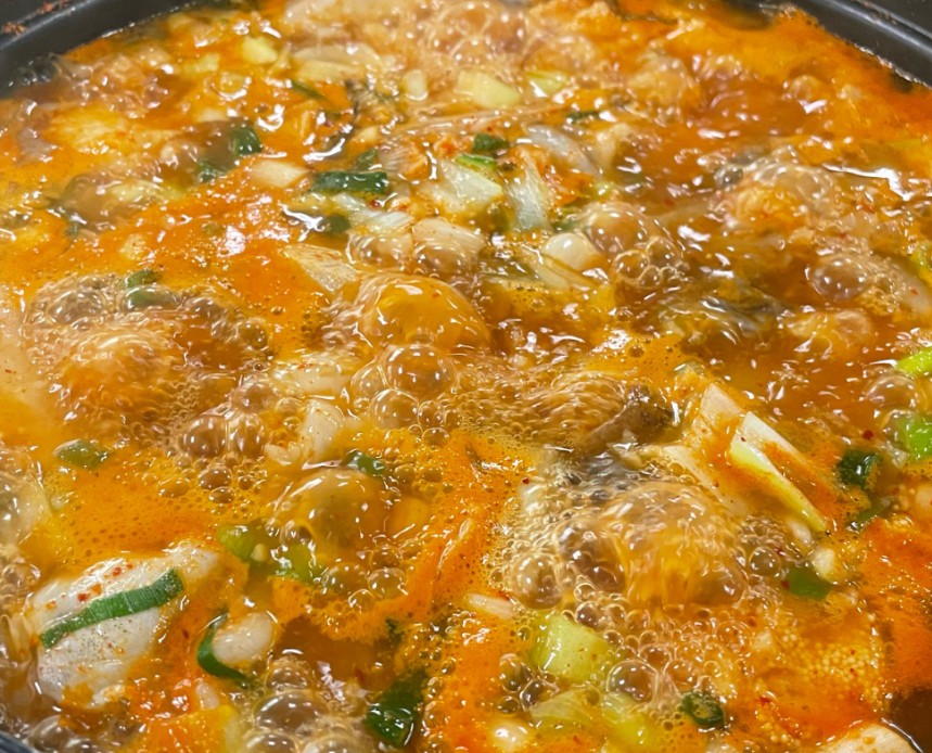 6시내고향 강릉 고향투어 곰치국 보글보글 끓고 있는 모습