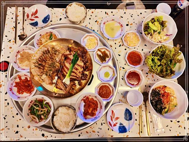 양산 물금 증산 맛집 18가지 반찬 소스 족발, 보쌈