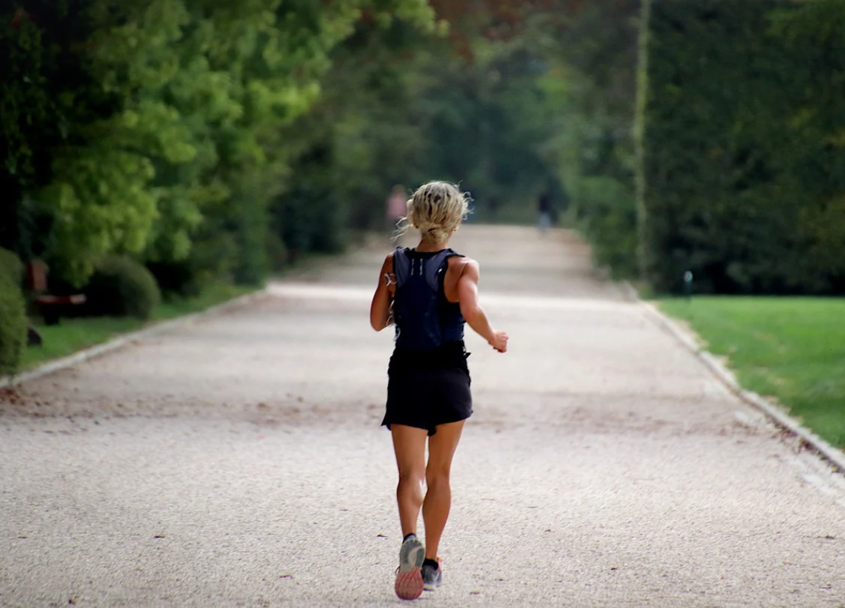 노마드들이 장기 여행 중 건강을 유지하는 법: 운동, 식습관, 의료 서비스 이용