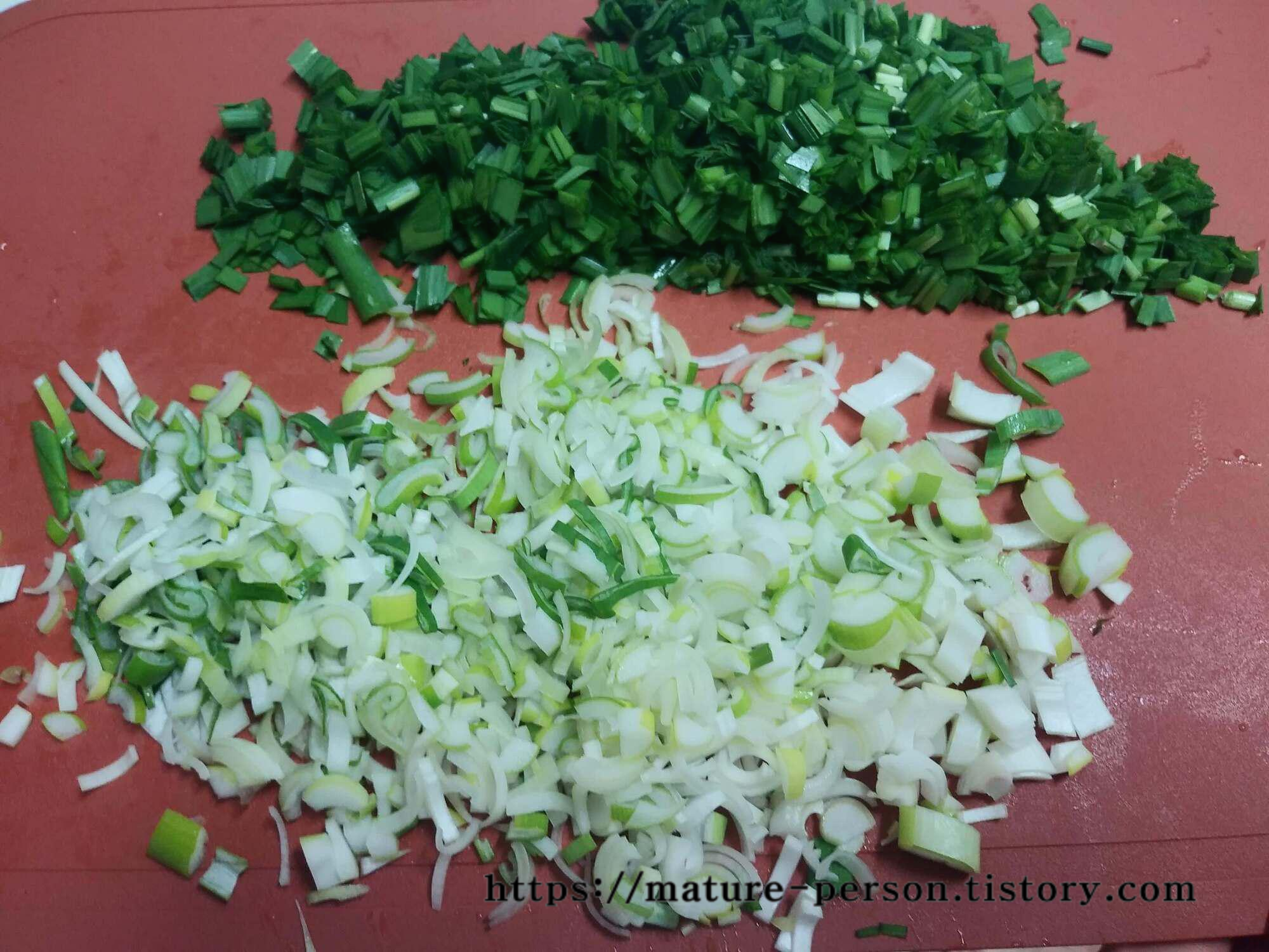 마제소바 부추랑 대파썰기