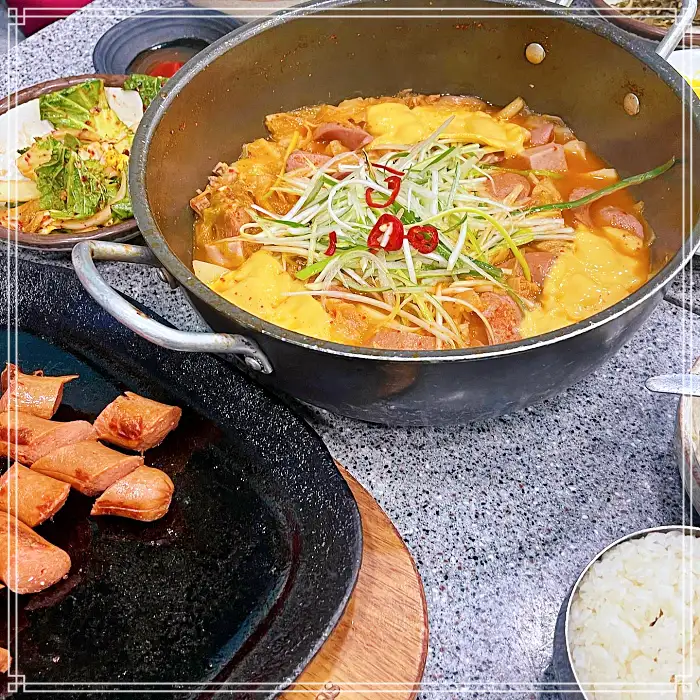 생방송 투데이 한강진 이태원 부대찌개, 존슨탕 맛집