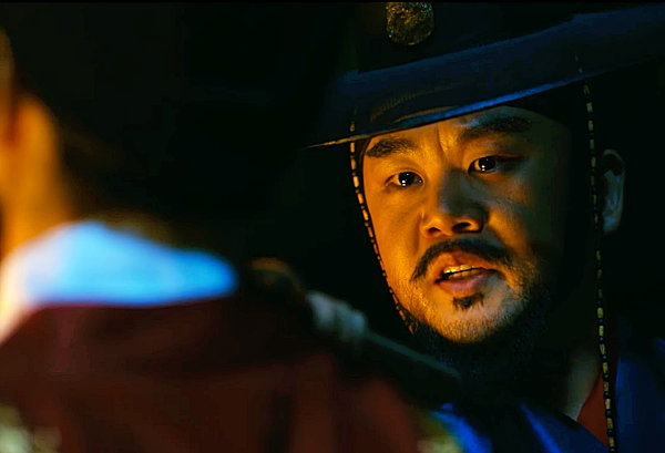 도부장에게 의심받는 하선