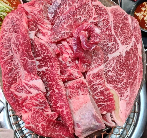 경기 오산시 내삼미로에 위치한 '한우생각'의 외관 사진. 러시아 출신 며느리가 반한 한우구이 전문점으로 방송에 소개되었다