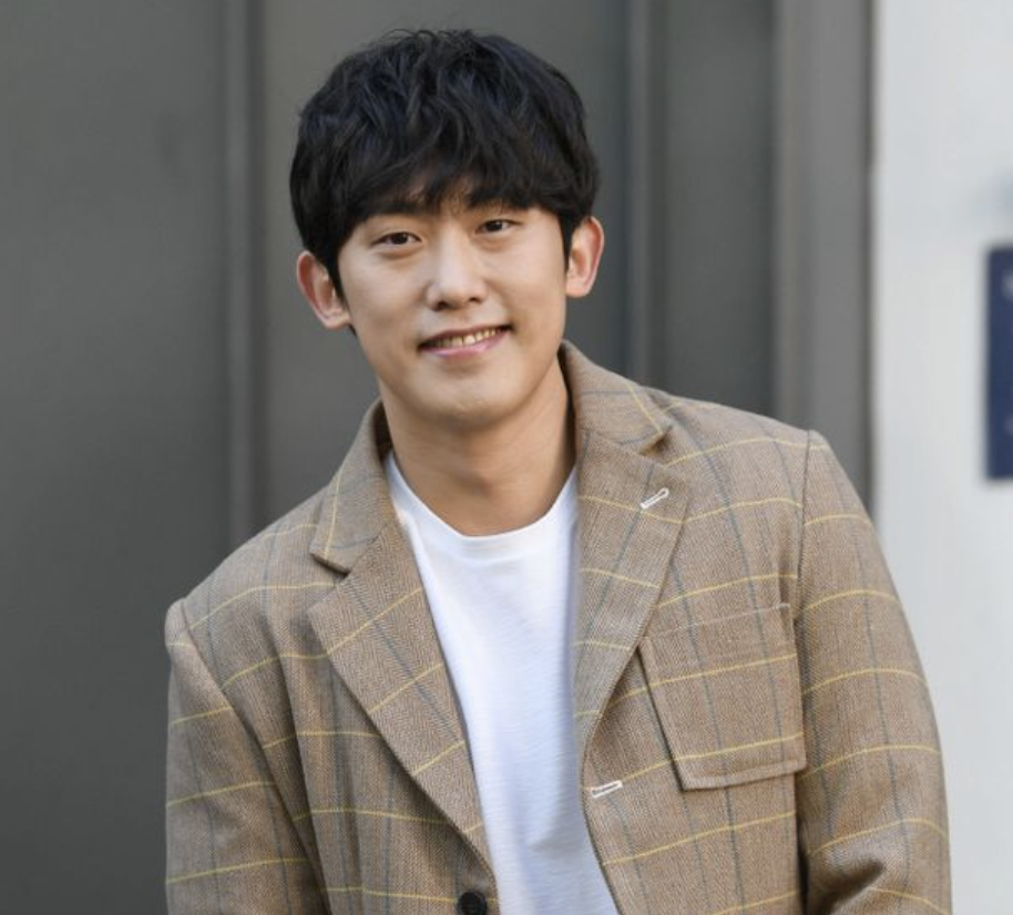 배우 민진웅