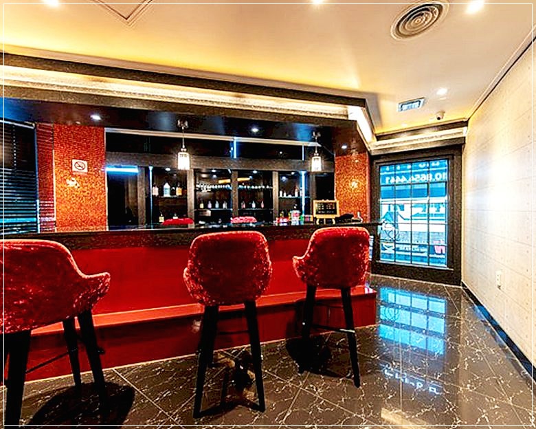 고급스러운 느낌과 밝은 조명을 갖추고 있는 부산 시크릿테라피의 로비 모습