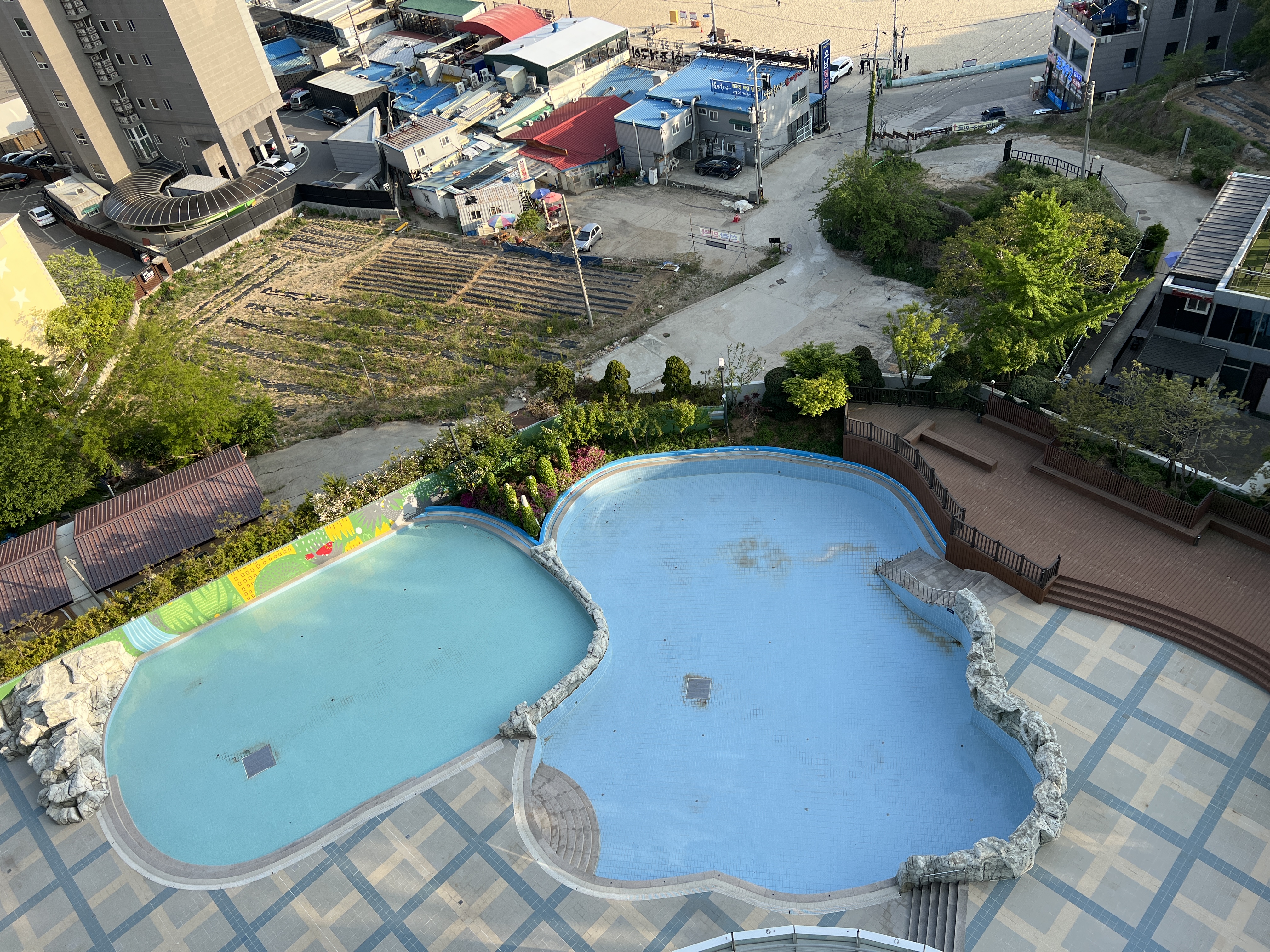 더위크앤 리조트 풀장