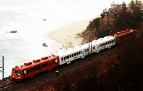 가을 바다 열차 여행 추천