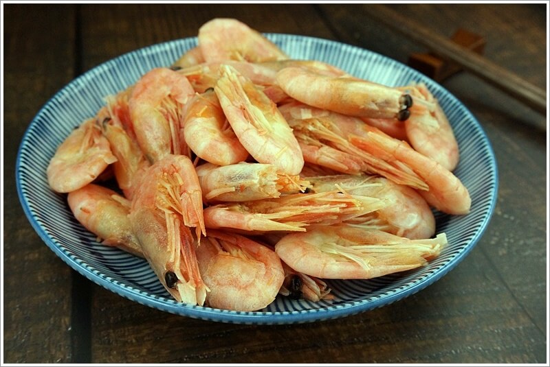 멸치(좌)-달걀노른자(우)