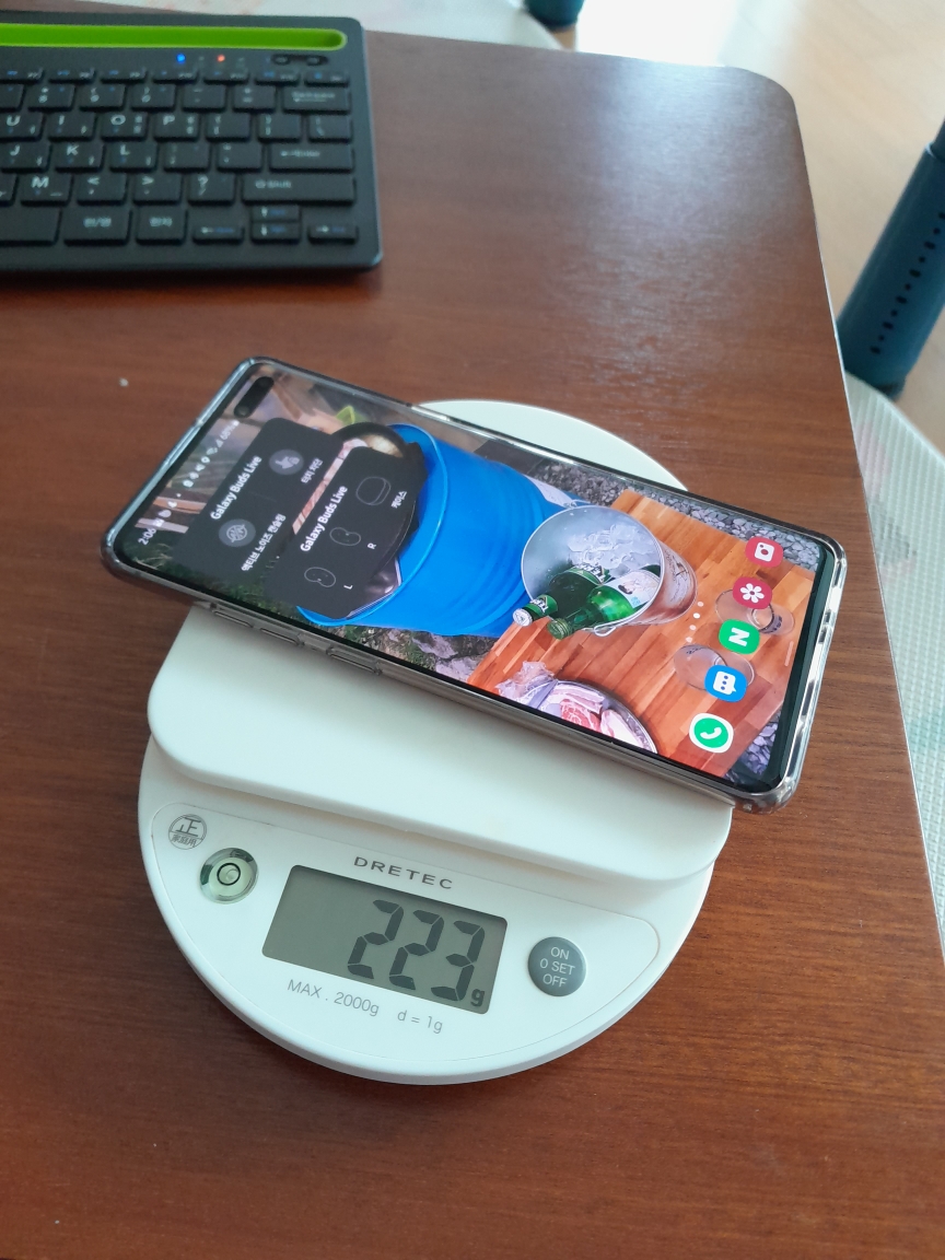 갤럭시 s10 5g 젤리케이스 끼우면 223g 이나 나감.