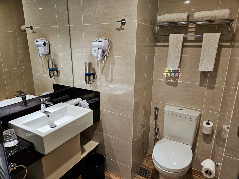 홀리데이 인 익스프레스 코타키나발루 시티 센터 스탠다드 룸 솔직후기