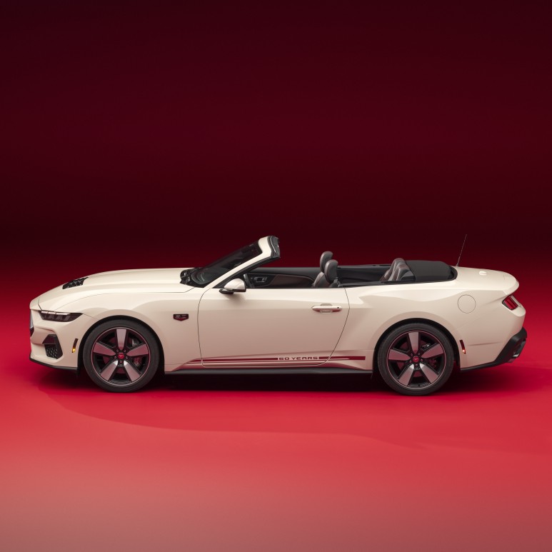 2024 포드 머스탱 컨버터블 한정판 디자인 특징 소개