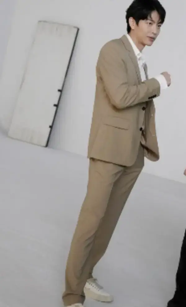 배우-이민기-사진