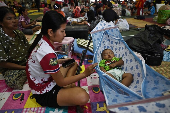 훈센과 탁신 회동 사진