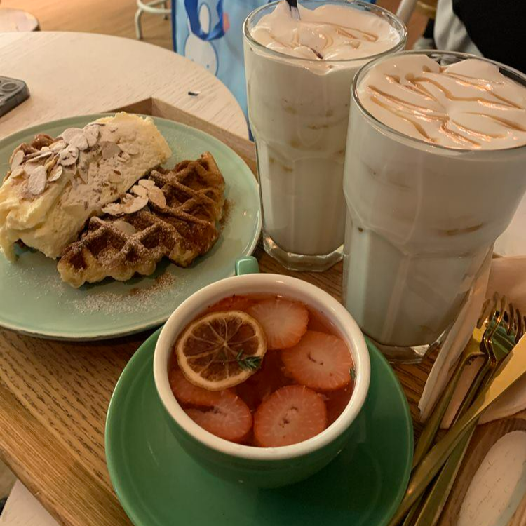 79파운드 ,을지로3가 카페 크로플과 음료, 딸기 차