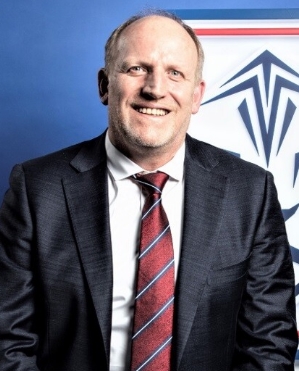 황보관 기술본부장과 마이클 뮐러 전력강화위원장