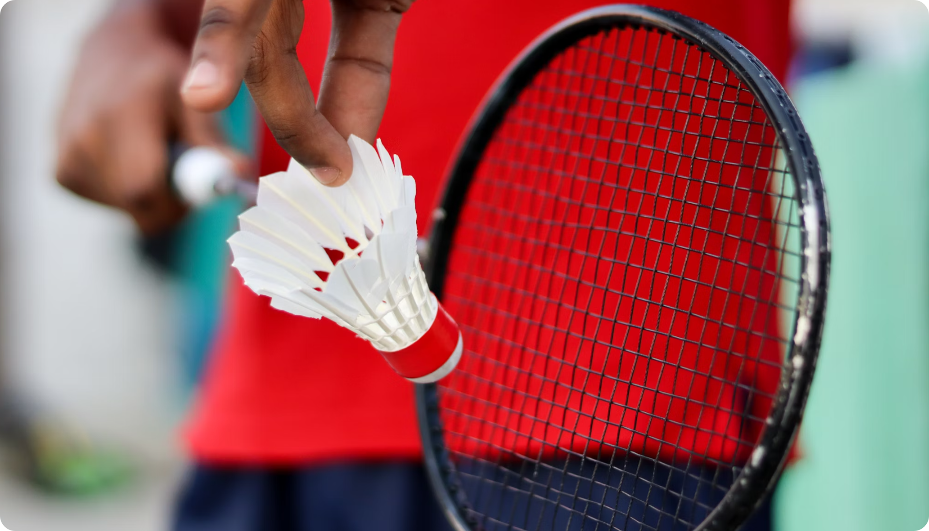 배드민턴 라켓과 셔틀콕