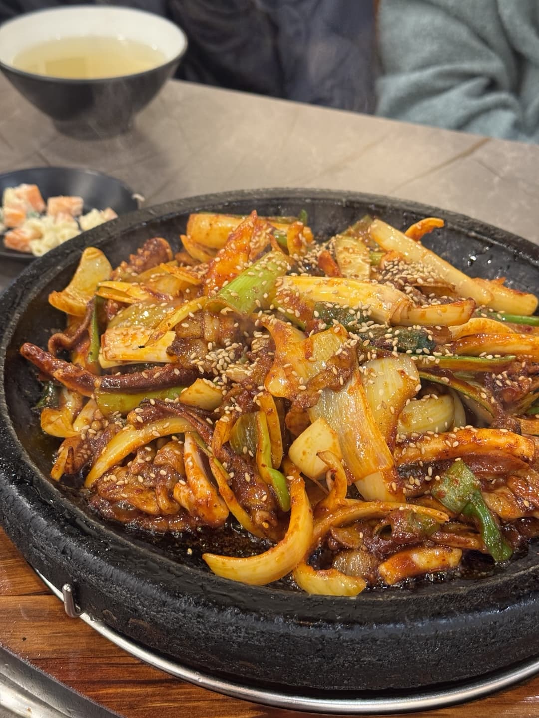 🐙해탄 평내호평점 – 오징어 숙회부터 불맛 제육까지, 코스처럼 즐기는 한상!
