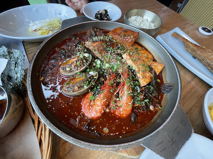 제주 중문 우럭집 '고집돌우럭'