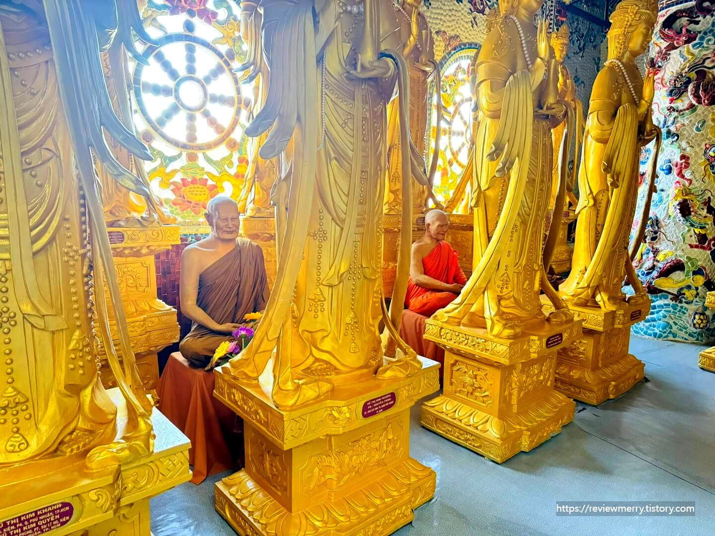 승려 동상 사진