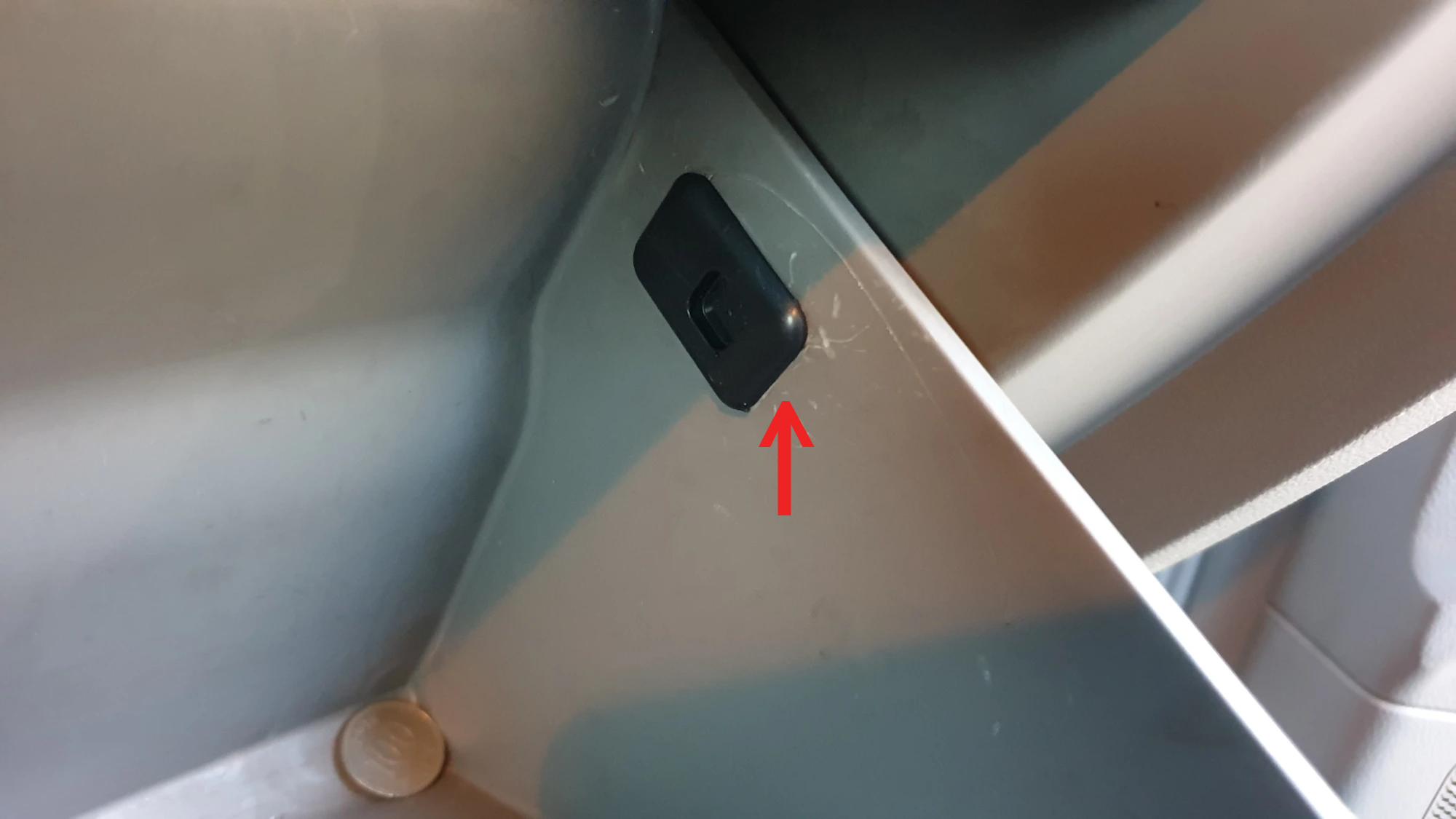 글로브박스 고정 장치