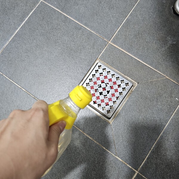 화장실 배수구 악취·막힘 해결하는 방법