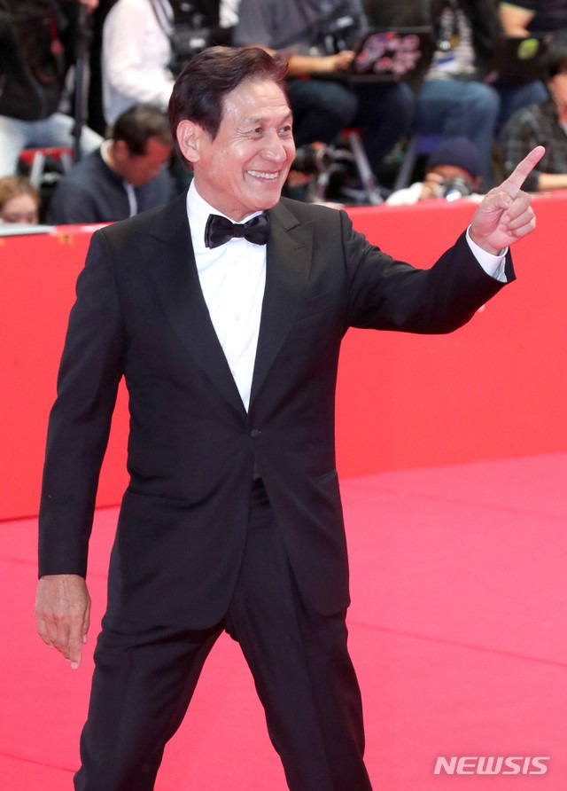 안성기 나이 부인 혈액암 투병 아들 프로필 별세