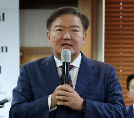 민경욱은 KBS에서 어떤 활동을 했나요?