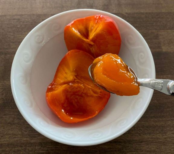 숟가락으로-떠먹는-홍시
