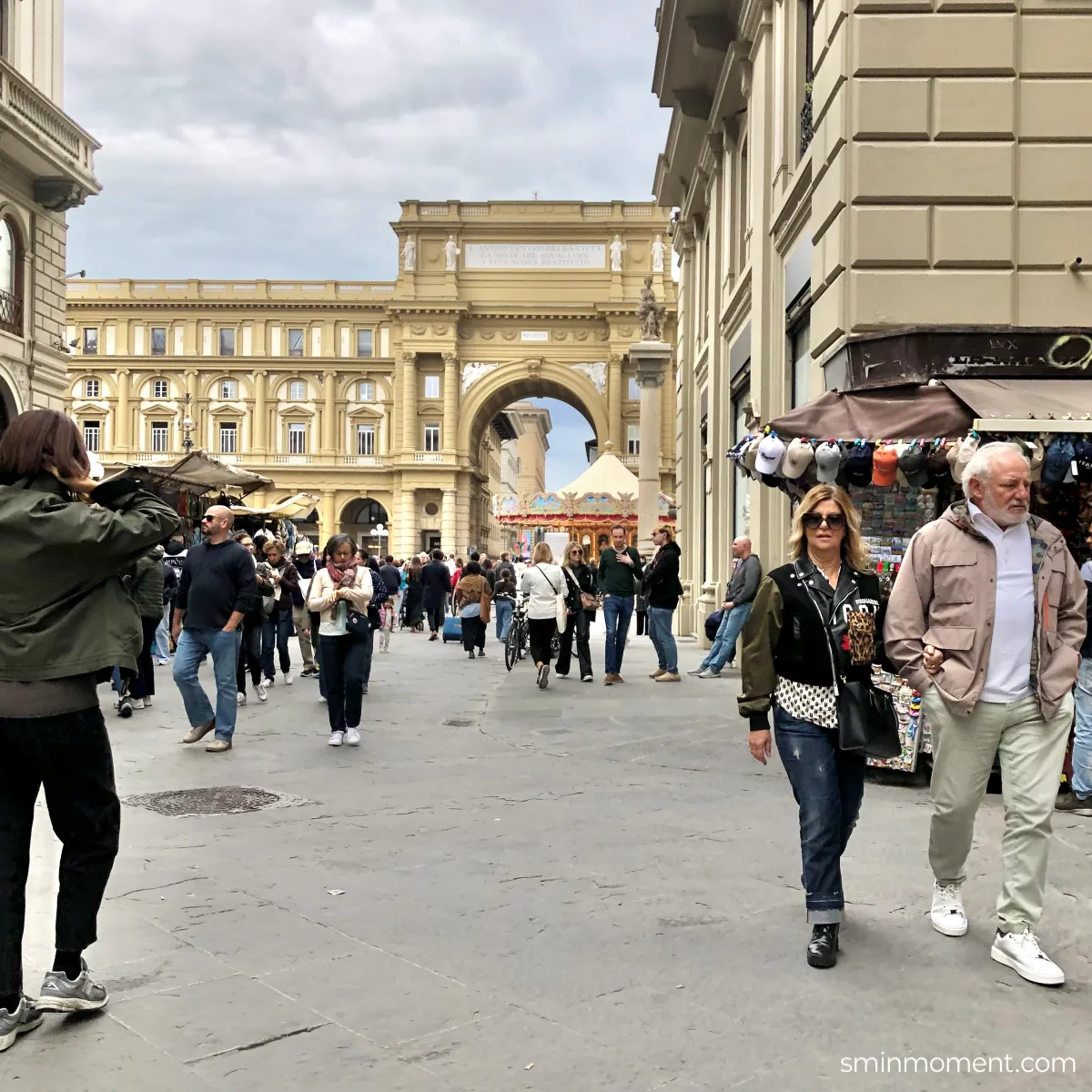 241006-8-이탈리아-피렌체-점심-라부쏠라가는길-레푸블리카광장