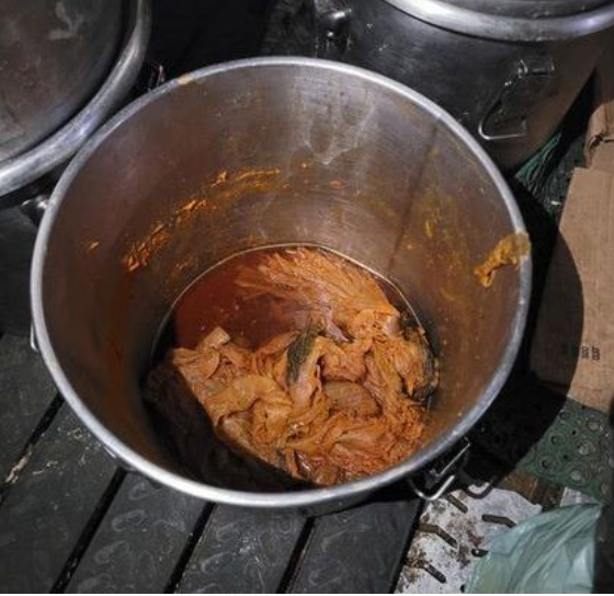 무등록 업체의 김치찌개 16톤 불법 판매, 예상되는 처벌과 법적 쟁점