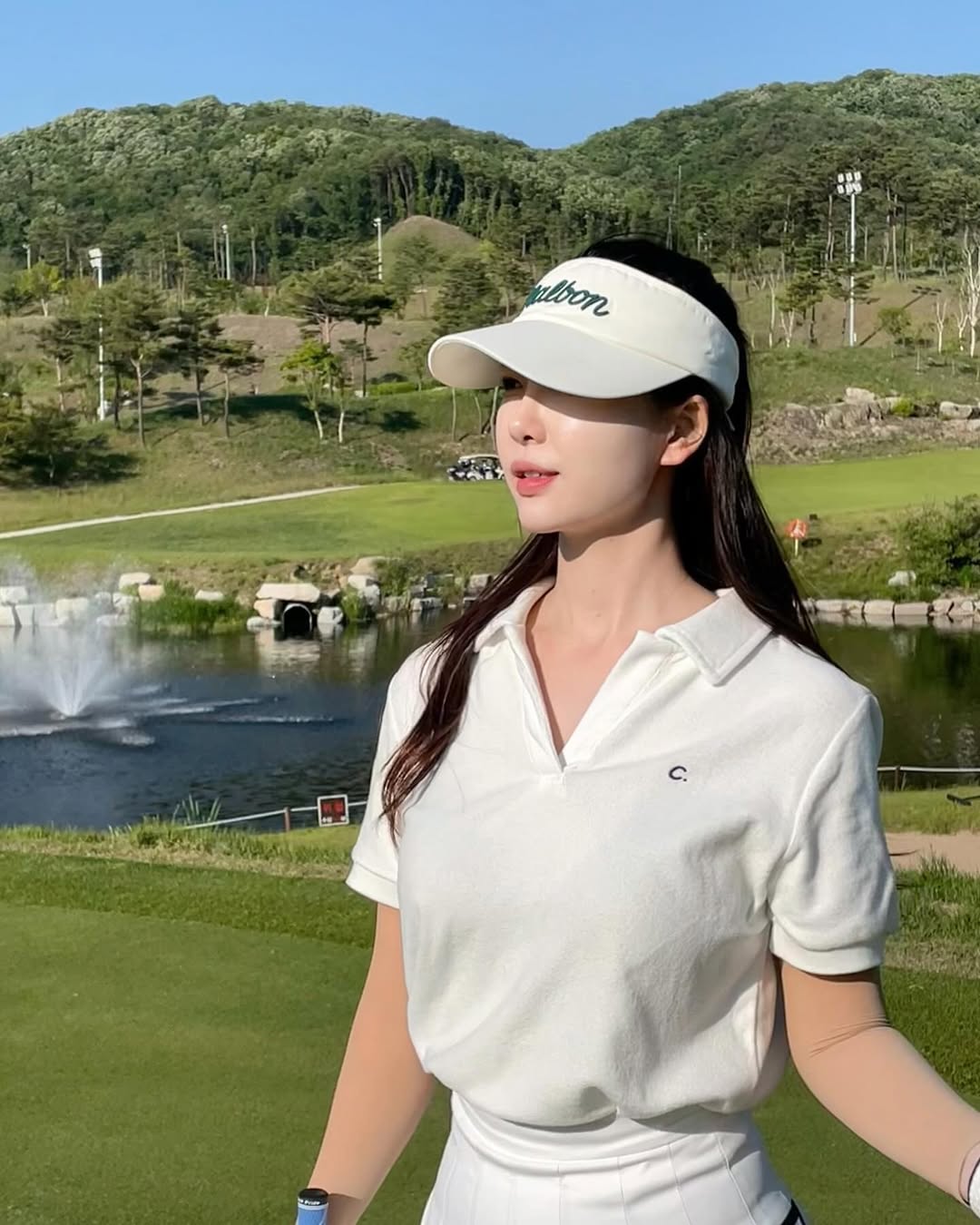이지현 아나운서 골프장 옆모습
