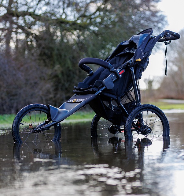 뿌옇게 변한 유모차 레인커버 관련 사진