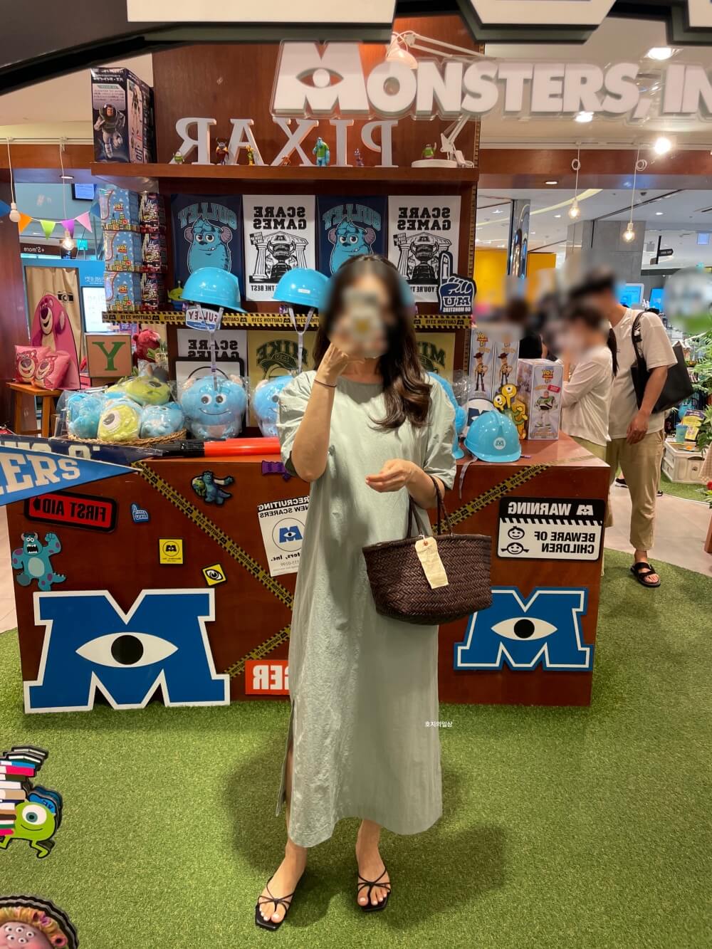 드래곤백 트리플점프 다크브라운 - 파스텔 민트 코디