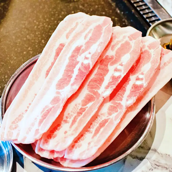생방송 투데이 인천 연수구 옥련동 막 퍼주는 주인장 5,900원 대패삼겹살 맛집