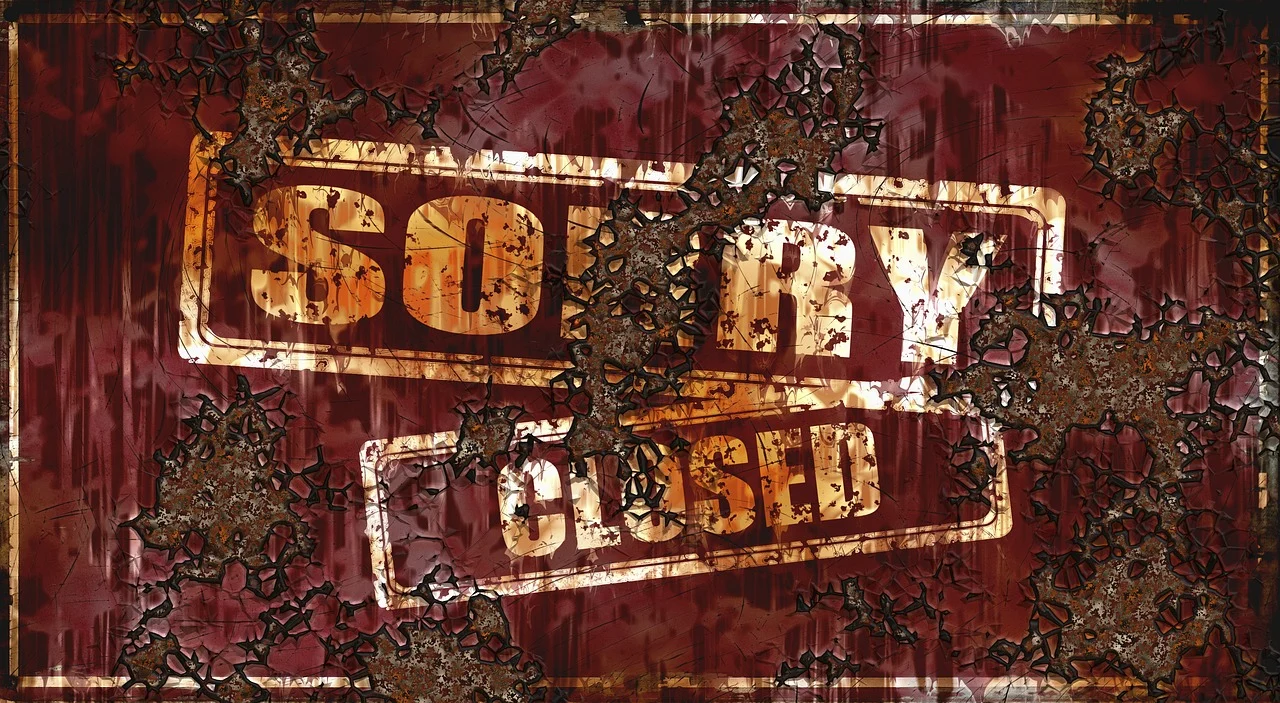 CLOSED 안내문