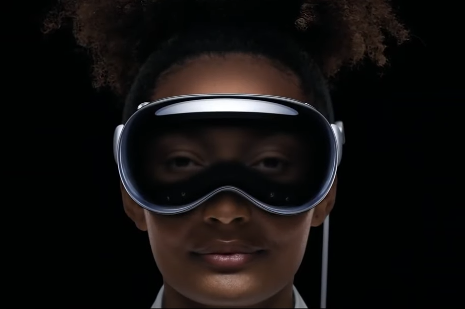 애플 비전프로 눈이 보이는 여성