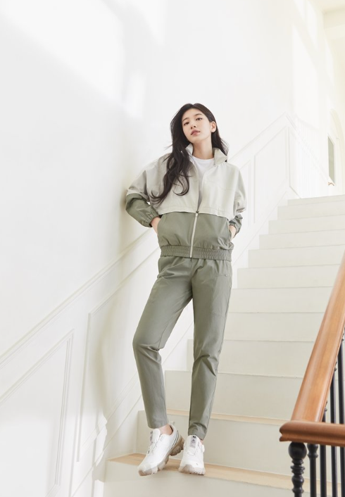 연예인 수지 착용 자켓 K2 플라이슈트 색상 및 사이즈