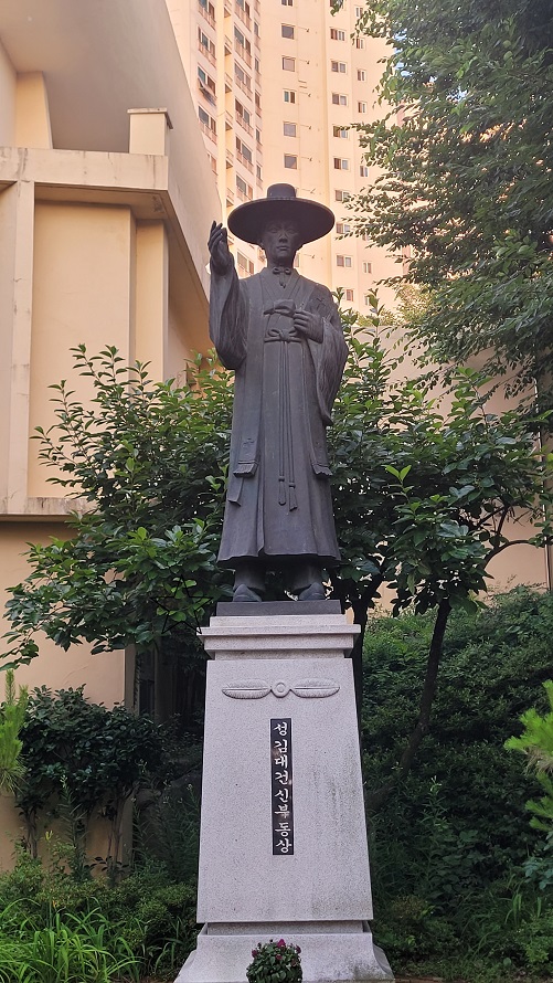 대구 복자성당 주보성인 성 김대건 안드레아 동상 사진