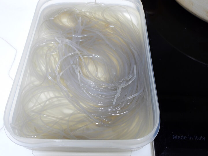 물에 불린 당면