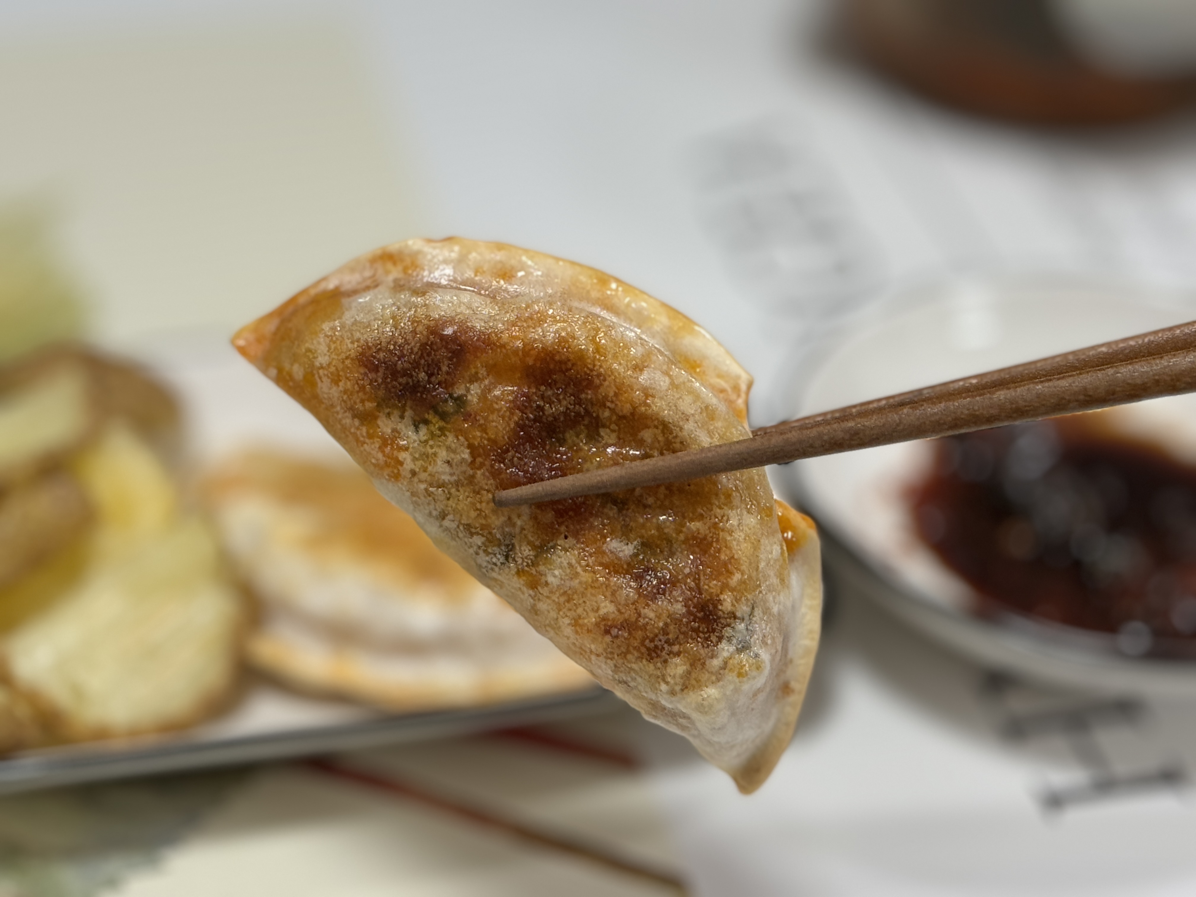 삼성 큐커 전기오븐으로 완성한 군만두와 구운감자