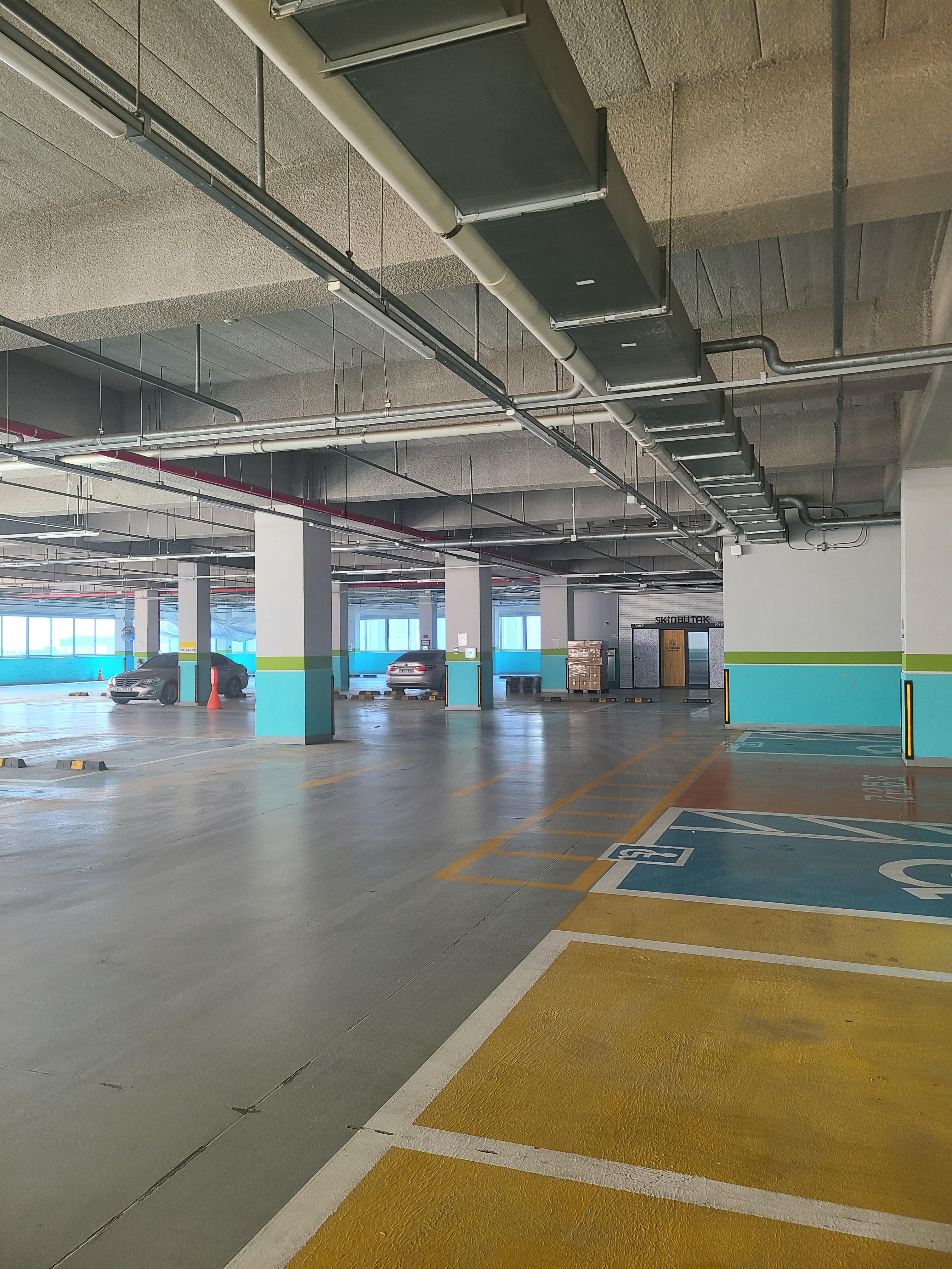 송도 테크노큐브 지상주차장, 드라이브인13