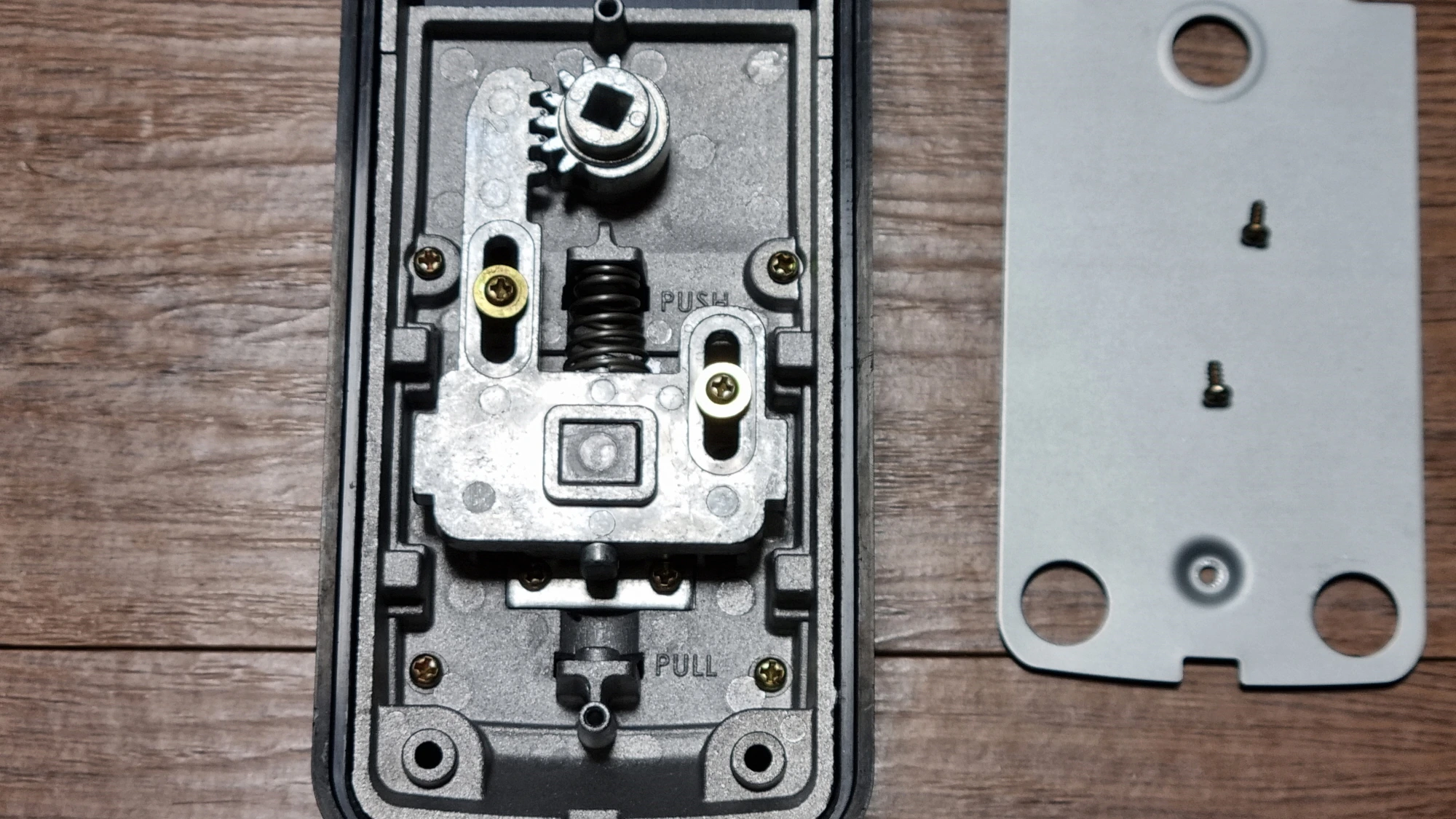 핸들기어 조립 모습