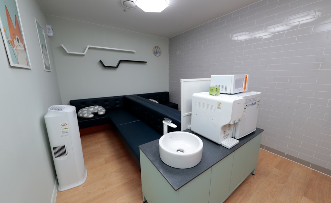 Air purifier.