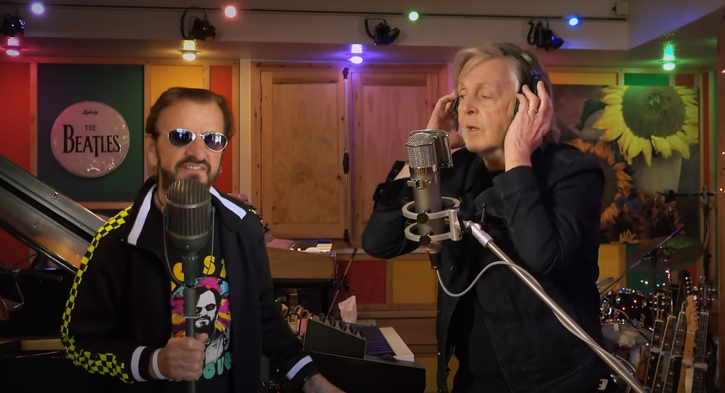 뮤비 캡처 사진