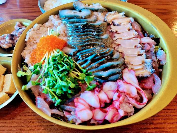생방송 오늘저녁 영종도 을왕리 속초식 제철 생선회 사골육수 물회 맛집