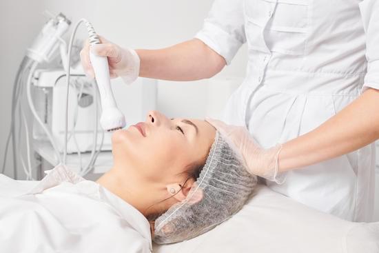 고주파 리프팅 시술 – 피부 탄력 개선 & 리프팅 효과