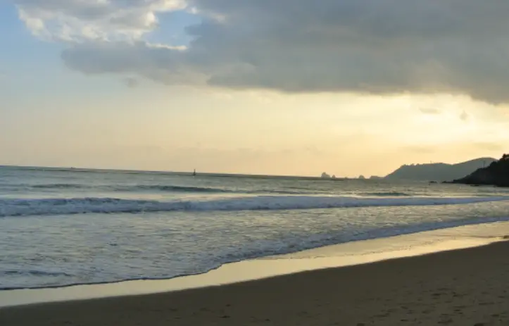 해운대 백사장 위로 넘실대는 파도